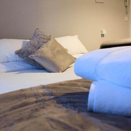 1 Bedroom Apartment - The Opal Cheltenham Exterior foto